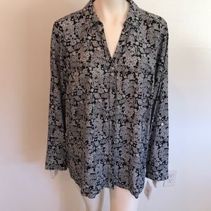 Women’s top. Size 2X. Brand new with tags.